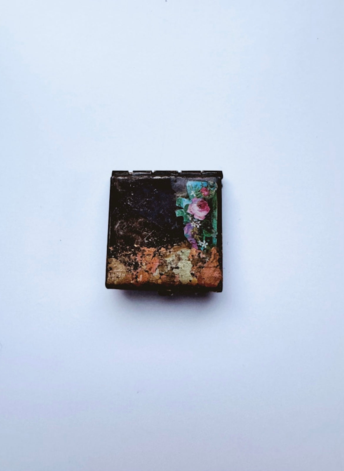 Solar Traveling Altar Box